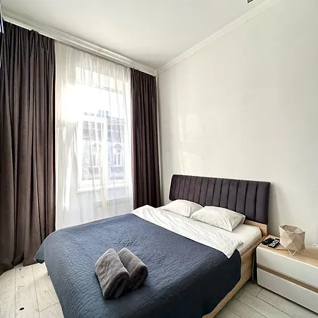 Romantic Apartments-near Opera House 5/8 Daire Lviv