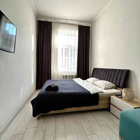 Romantic Apartments-near Opera House 5/8 *