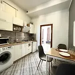 Romantic Apartments-near Opera House 5/8 Appartement
