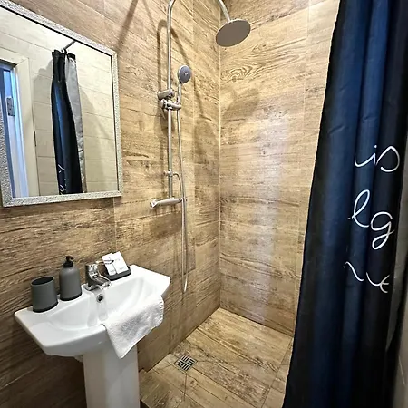 Διαμέρισμα Romantic Apartments-near Opera House 5/8 *