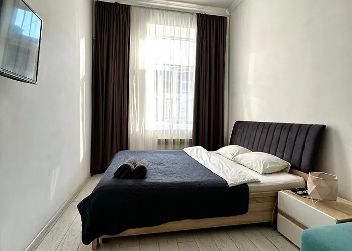 Romantic Apartments-near Opera House 5/8 *